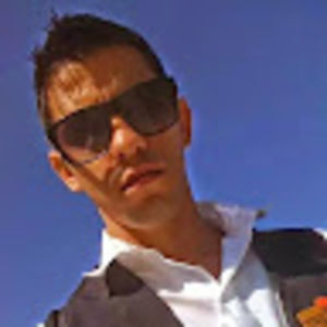 Meet your Posher, Yansel